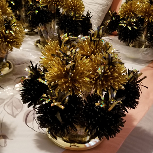 Wanderfuls centerpiece in blue and gold combination